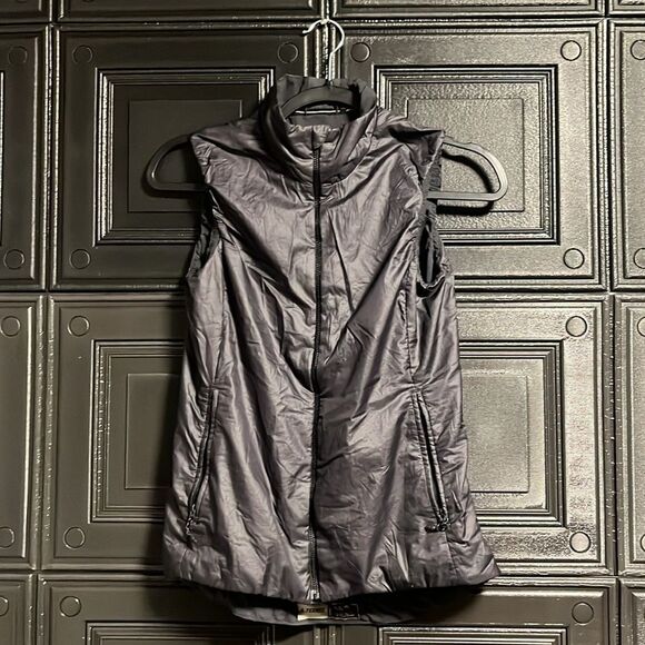 Adidas Terrex vest - Picture 1 of 2